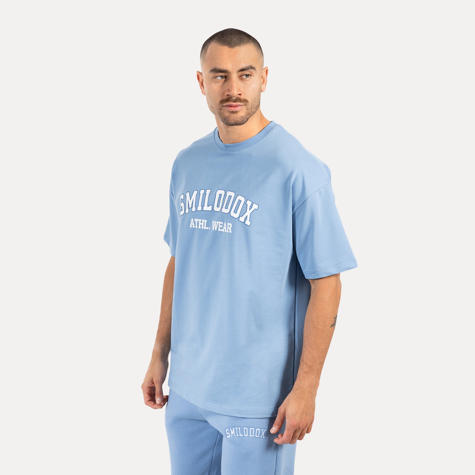 Blau